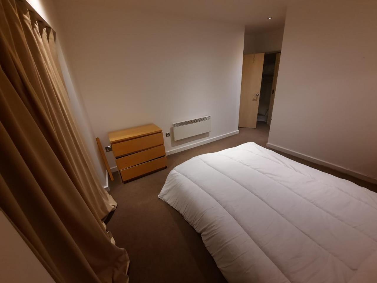 Room In Cardiff City Center - Swiftstay Exteriér fotografie