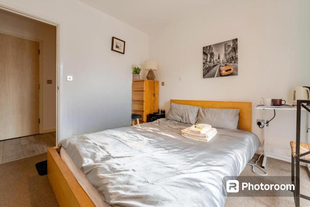 Room In Cardiff City Center - Swiftstay Exteriér fotografie